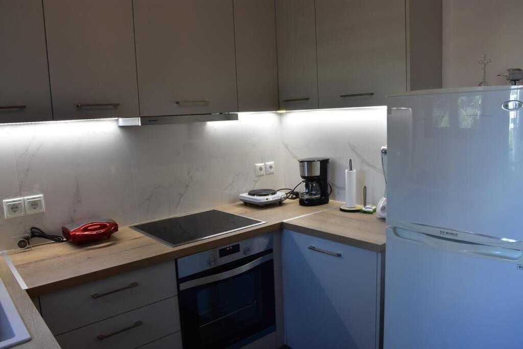 Seashell Apartment -Near The Beach Artemida  Ngoại thất bức ảnh