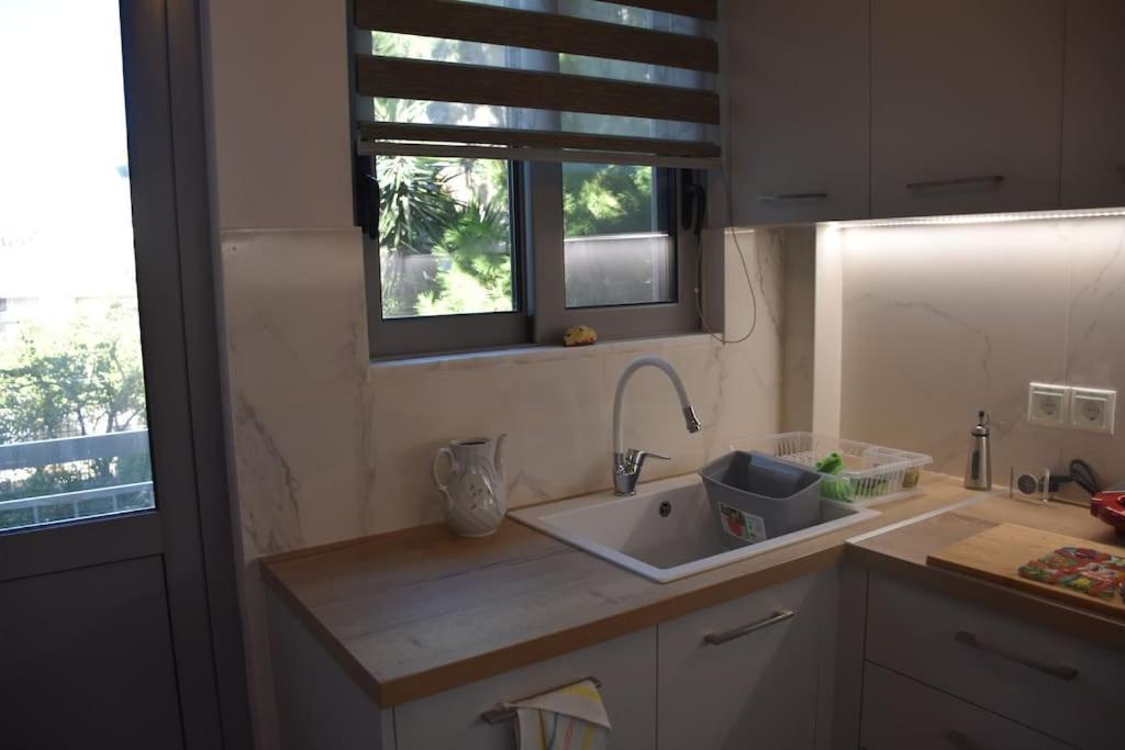 Seashell Apartment -Near The Beach Artemida  Ngoại thất bức ảnh